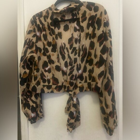 ‼️Leopard print top‼️ - Picture 5 of 10